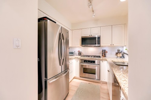 18-1550 Larkhall Crescent, North Vancouver, BC 