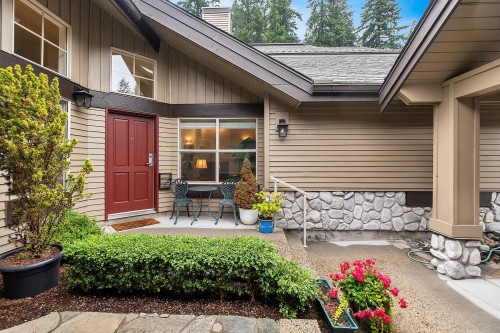 18-1550 Larkhall Crescent, North Vancouver, BC 