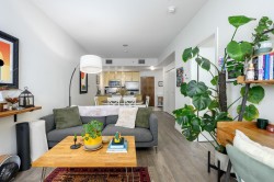 405-168 Esplanade E North Vancouver, BC V7L 4X8