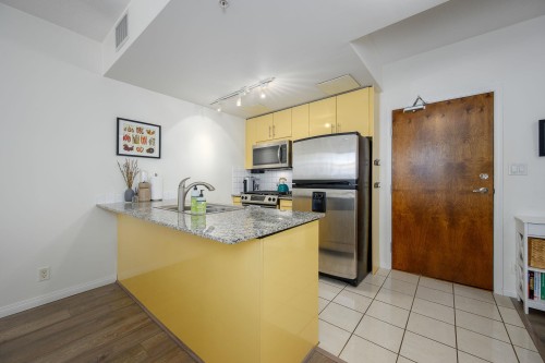 405-168 Esplanade E, North Vancouver, BC 