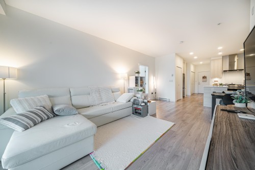 404-7169 14th Avenue  Burnaby, BC V3N 0H6