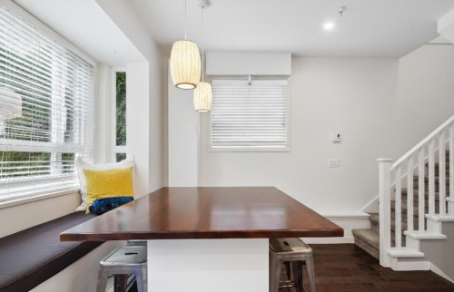 158 22Nd Street W, North Vancouver, BC 