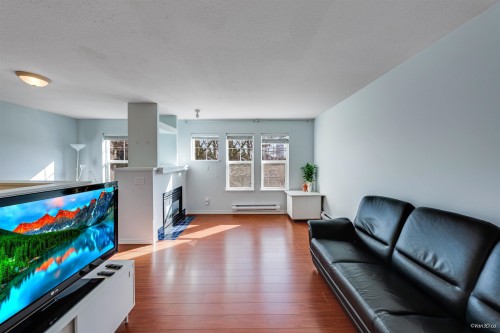 3-7179 18Th Avenue, Burnaby, BC 