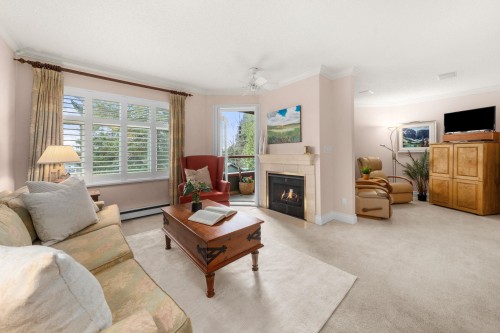 212-2800 Chesterfield Avenue, North Vancouver, BC 