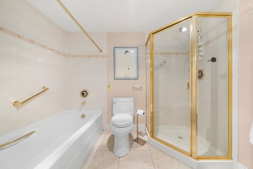 212-2800 Chesterfield Avenue, North Vancouver, BC 