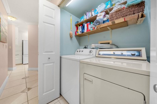 212-2800 Chesterfield Avenue, North Vancouver, BC 