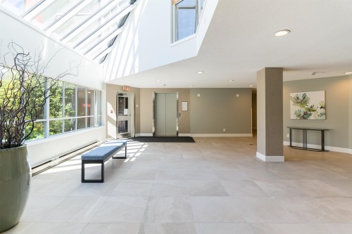 212-2800 Chesterfield Avenue, North Vancouver, BC 