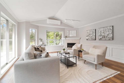 401-1281 Parkgate Avenue, North Vancouver, BC 