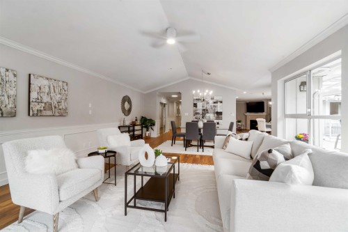 401-1281 Parkgate Avenue, North Vancouver, BC 