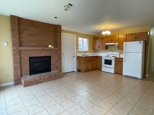 4338 Pandora Street, Burnaby, BC 