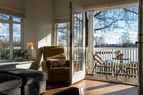 1-8581 Jellicoe Street, Vancouver, BC 