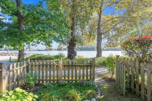 1-8581 Jellicoe Street, Vancouver, BC 