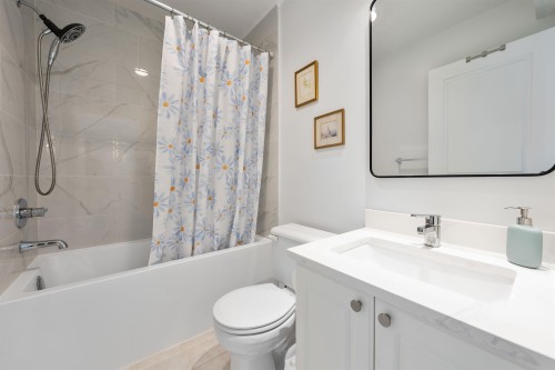 1-8581 Jellicoe Street, Vancouver, BC 