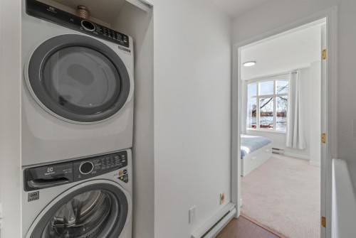 1-8581 Jellicoe Street, Vancouver, BC 