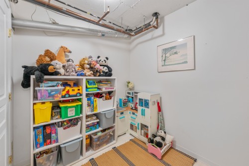 1-8581 Jellicoe Street, Vancouver, BC 