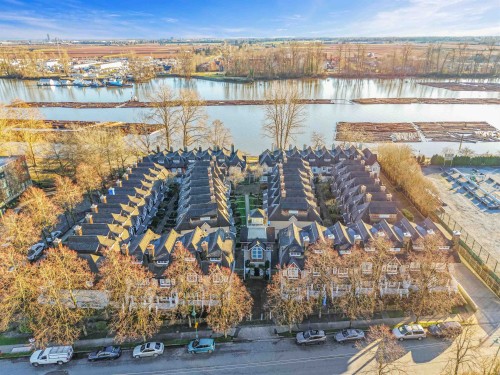 1-8581 Jellicoe Street, Vancouver, BC 