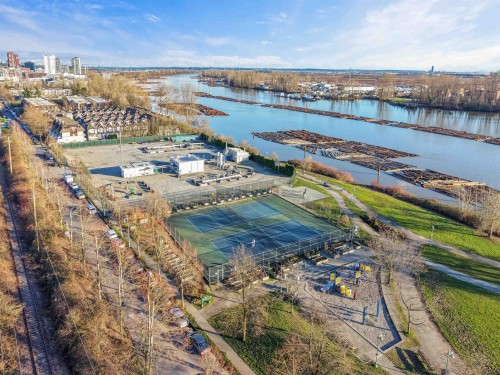 1-8581 Jellicoe Street, Vancouver, BC 