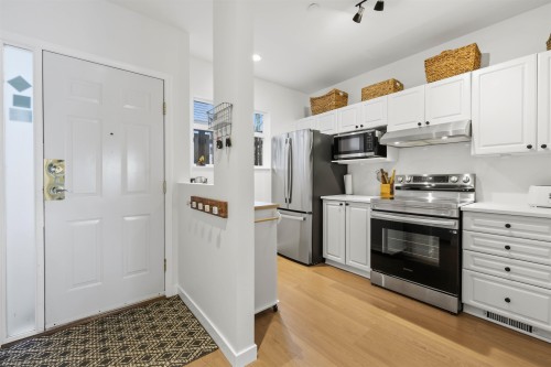 1-8581 Jellicoe Street, Vancouver, BC 