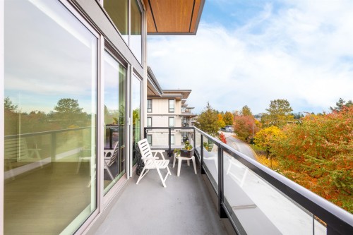 607-7588 16Th Street, Burnaby, BC 