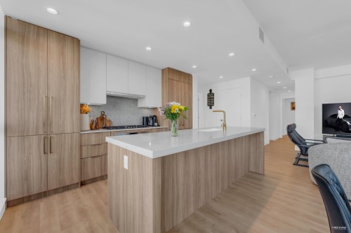 1101-2325 Emery Court, North Vancouver, BC 