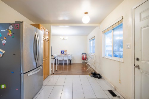 675 Duncan Avenue, Burnaby, BC 