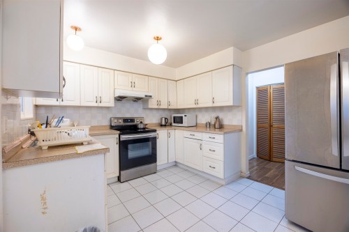 675 Duncan Avenue, Burnaby, BC 