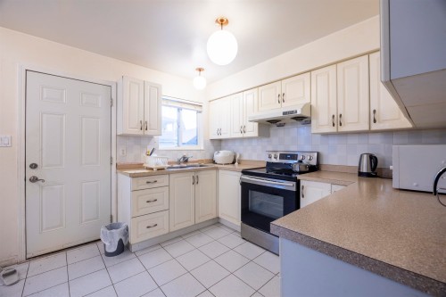 675 Duncan Avenue, Burnaby, BC 