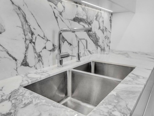 307-3668 10Th Avenue W, Vancouver, BC 