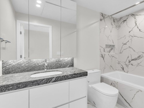 307-3668 10Th Avenue W, Vancouver, BC 