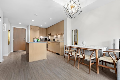 422-9213 Odlin Road, Richmond, BC 