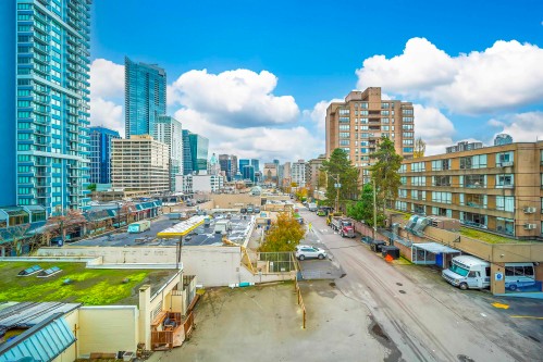 1903-8833 Hazelbridge Way, Richmond, BC 