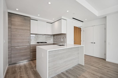 601-660 Quayside Drive, New Westminster, BC 