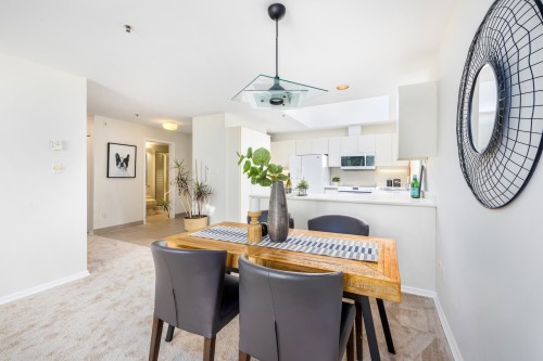 205-565 17Th Street, West Vancouver, BC 