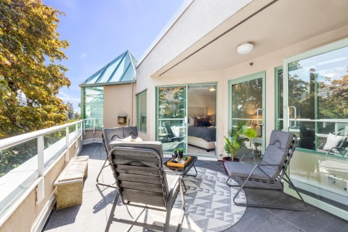 205-565 17Th Street, West Vancouver, BC 