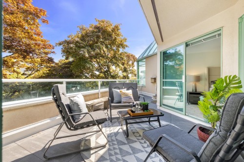 205-565 17Th Street, West Vancouver, BC 