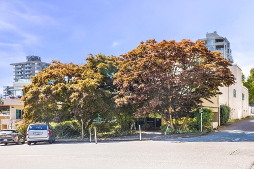 205-565 17Th Street, West Vancouver, BC 