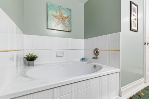 201-180 Ravine Drive, Port Moody, BC 