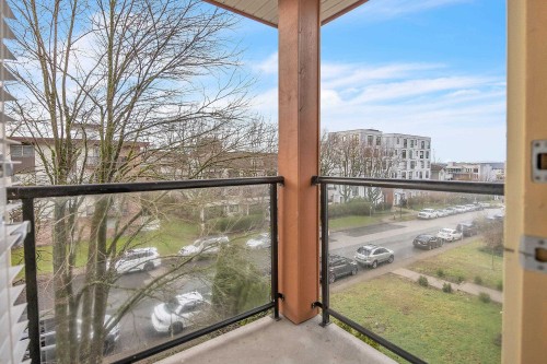 302-152 12Th Street E, North Vancouver, BC 