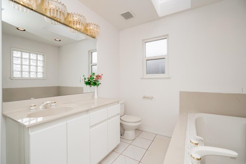 726 56Th Avenue E, Vancouver, BC 