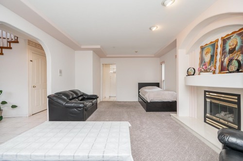 726 56Th Avenue E, Vancouver, BC 