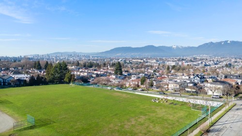 3206 25Th Avenue E, Vancouver, BC 