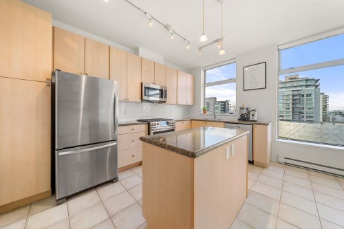 1006-160 13Th Street E, North Vancouver, BC 