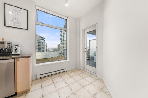 1006-160 13Th Street E, North Vancouver, BC 