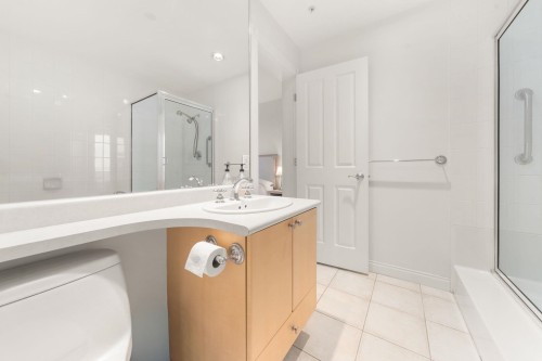 1006-160 13Th Street E, North Vancouver, BC 