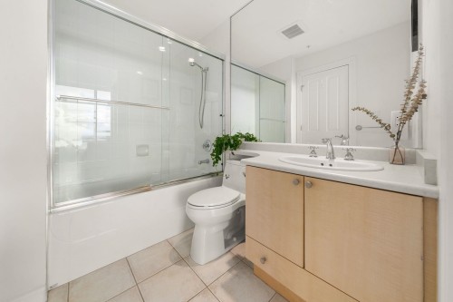 1006-160 13Th Street E, North Vancouver, BC 