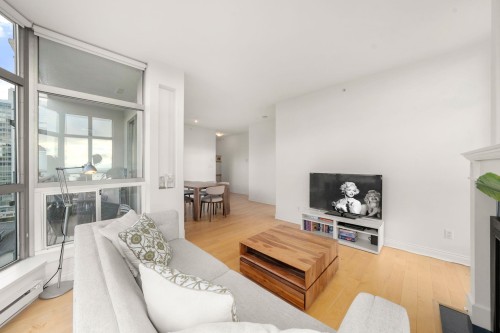 1006-160 13Th Street E, North Vancouver, BC 