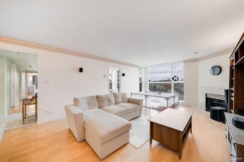 301-7700 Gilbert Road, Richmond, BC 