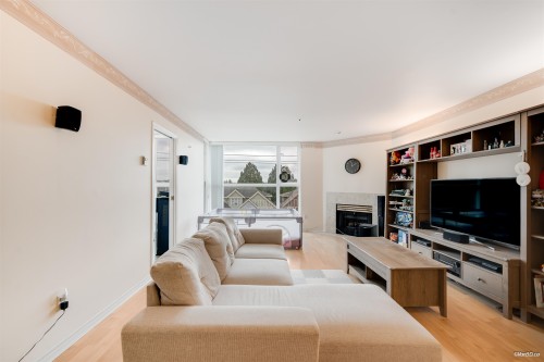 301-7700 Gilbert Road, Richmond, BC 