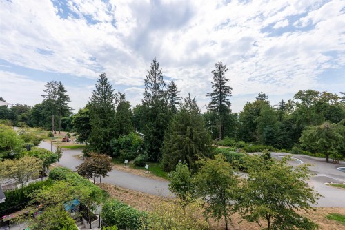 208-707 3Rd Street E, North Vancouver, BC 