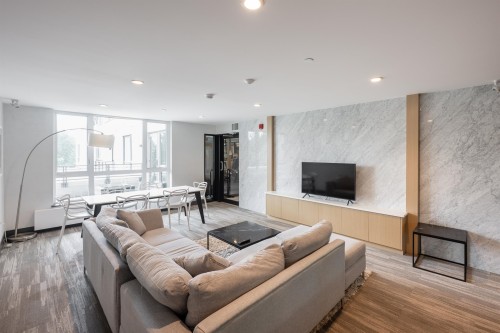 208-707 3Rd Street E, North Vancouver, BC 